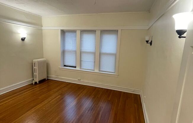 5050-58 N. Kenmore