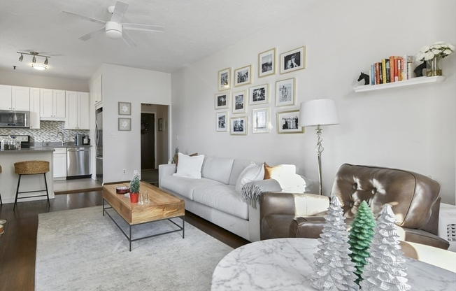 411 Marlborough St 9T