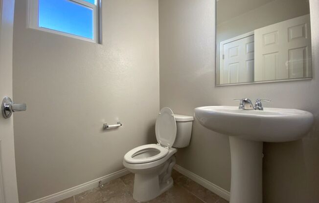4 BED 2.5 BATH 2 CAR GARAGE,  LARGE CORNER LOT, GATED COMMUNITY IN NORTH VEGAS.