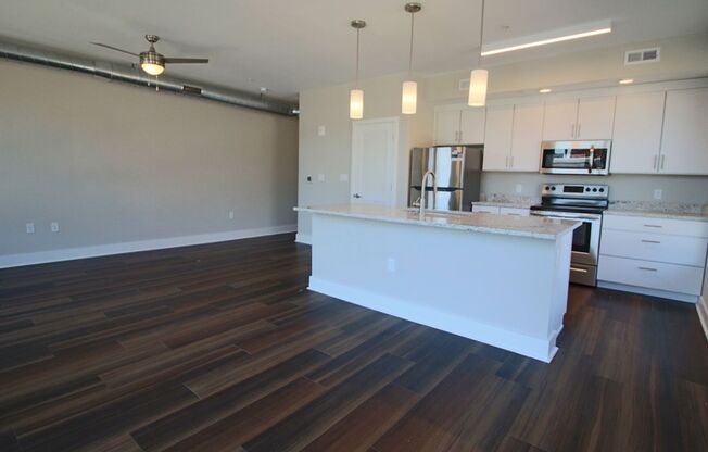 1 bed, 1 bath, 605 sqft, $1,695, Unit APT 429