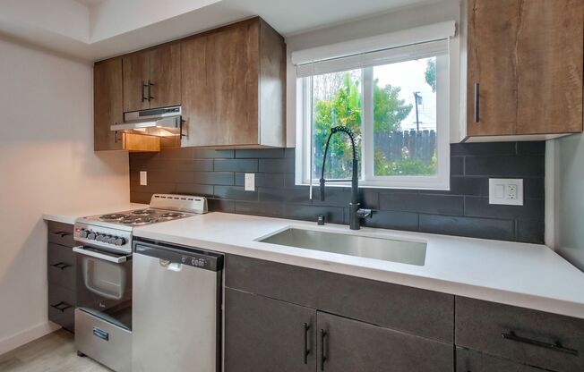 Studio, 1 bath, 230 sqft, $1,795, Unit 4820-7