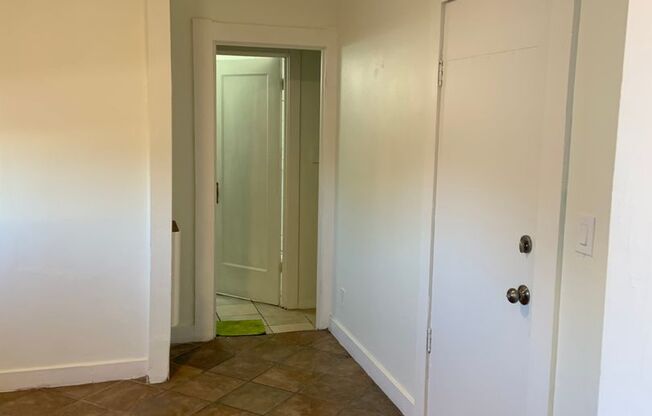 Studio, 1 bath, 275 sqft, $1,350, Unit 30B