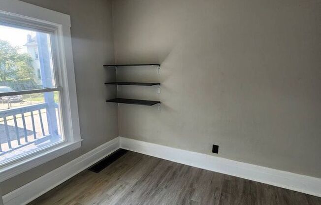 2531 E 80 ST