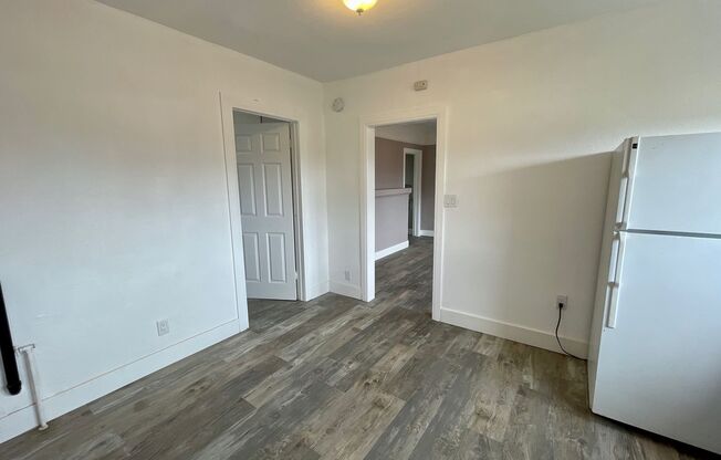 3 beds, 1 bath, 1,200 sqft, $2,925, Unit 847 1/2