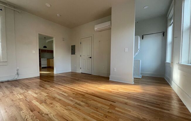 1 bed, 1 bath, 610 sqft, $800, Unit 2