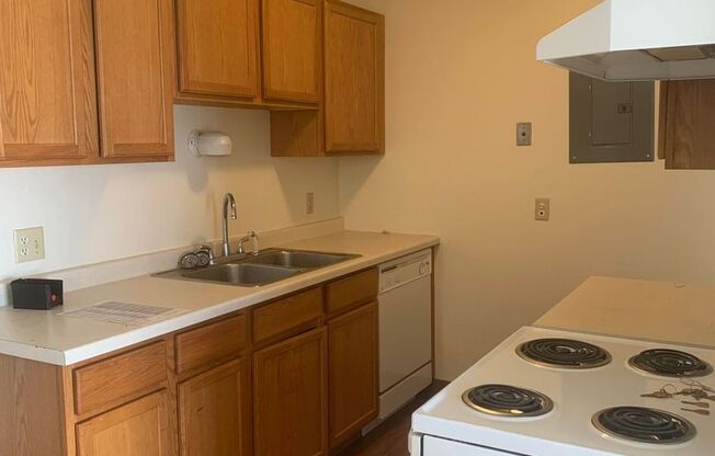 3 beds, 3 baths, 1,022 sqft, $1,125, Unit 1502-25