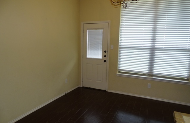 3 beds, 2.5 baths, $1,695