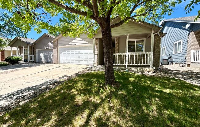 Beautiful Duplex with Attached Garage and Fenced Backyard!