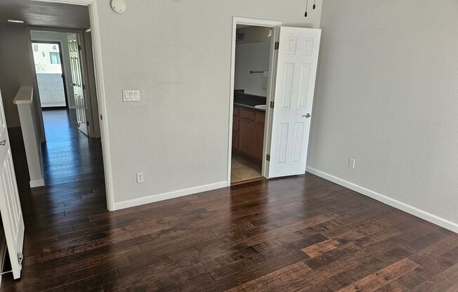 2 beds, 2.5 baths, $1,750, Unit Unit 160