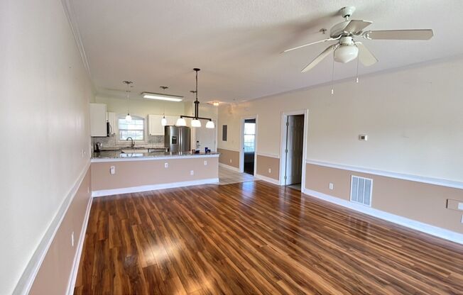 Updated 2 bedroom/2 bath unfurnished condo in Magnolia North