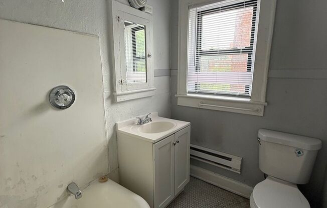 2 beds, 1 bath, $810, Unit 3720 N Pennsylvania St #26