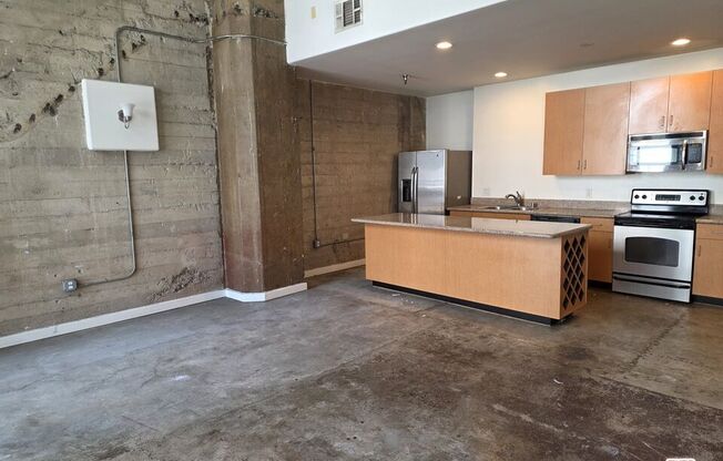 1 bed, 1.5 baths, 1,060 sqft, $2,850, Unit 313