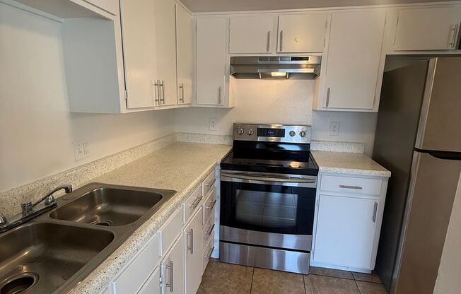 1 bed, 1 bath, 627 sqft, $750, Unit 208
