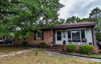 3 beds, 2 baths, $1,400