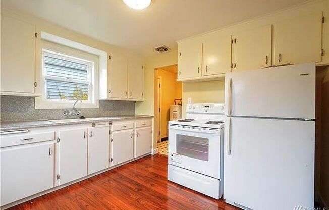 Charming Home with Large Yard Near EC Hughes Park!