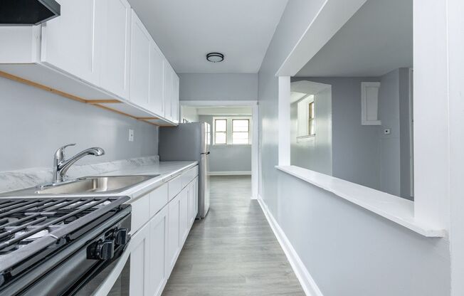 2 beds, 1 bath, 900 sqft, $1,295, Unit 6102-8