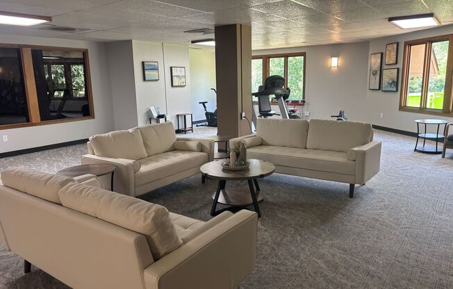 1 bed, 1 bath, 737 sqft, $1,119, Unit 1401 011
