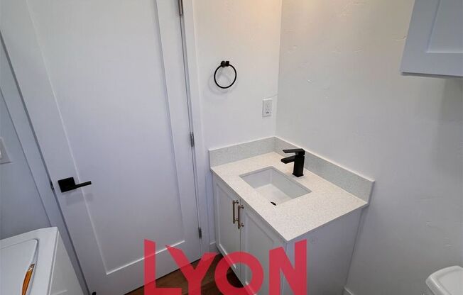 Studio, 1 bath, $1,300