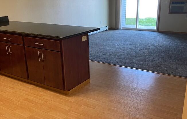 1 bed, 1 bath, 718 sqft, $985, Unit 615-103