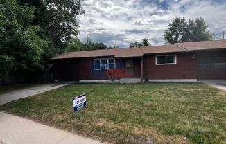 830 1/2 N TAFT AVE