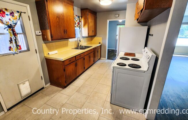 3 beds, 1 bath, $1,695