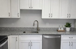 1 bed, 1 bath, 775 sqft, $2,400, Unit 720