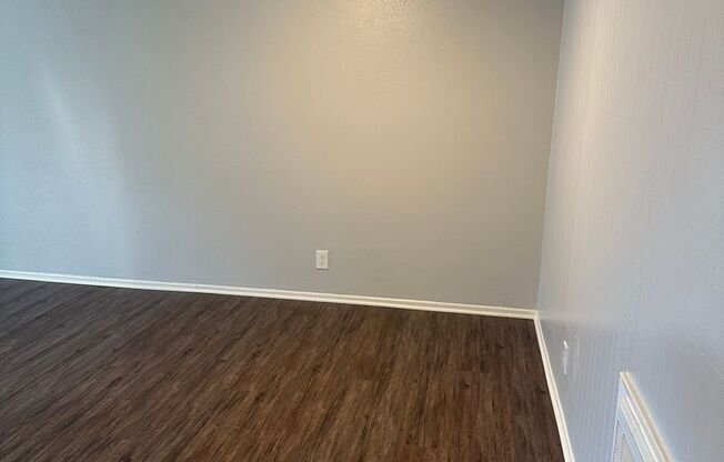 1 bed, 1 bath, 720 sqft, $2,075, Unit 8
