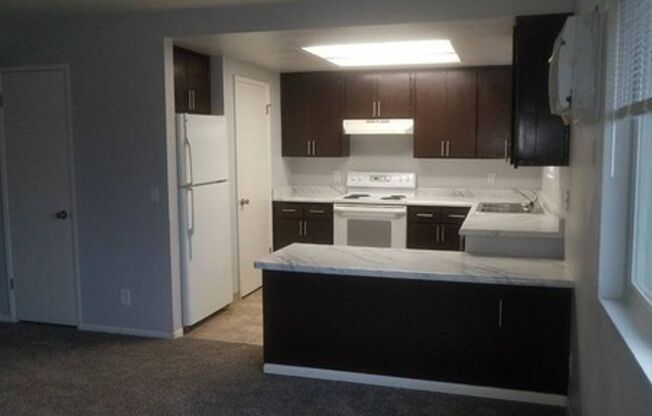 2 beds, 1 bath, 800 sqft, $1,045, Unit Unit 16