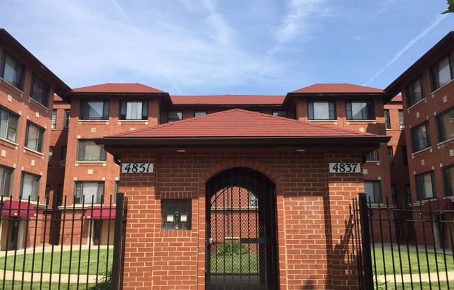 3048-54 West Gunnison Street/4837-51 North Albany Avenue