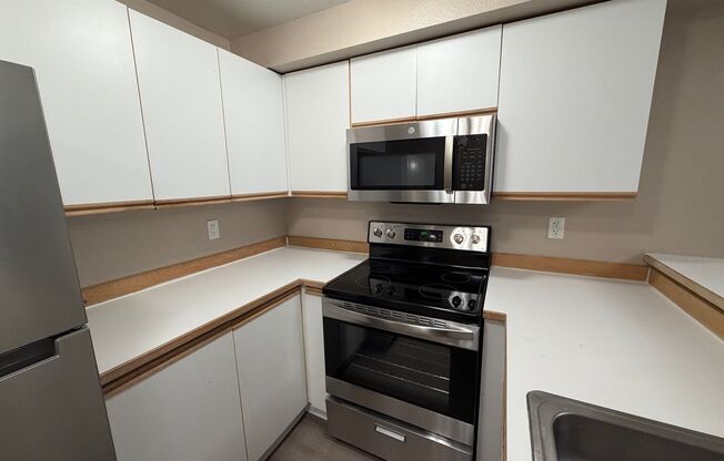 1 bed, 1 bath, 715 sqft, $1,795, Unit 327