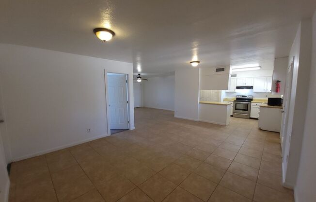 EXCELLENT VALUE ON THE PHOENIX/TEMPE BORDER!