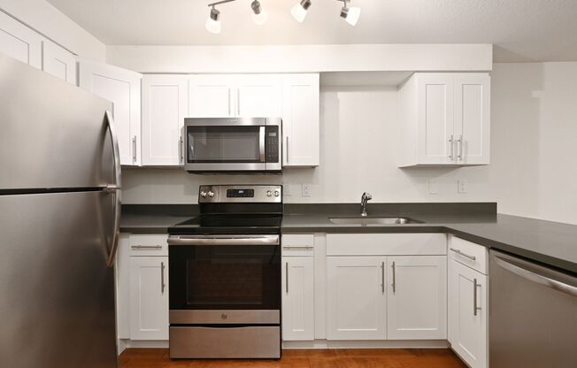 1 bed, 1 bath, 670 sqft, $1,695, Unit 104