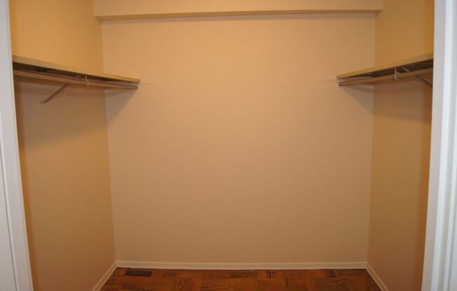 Studio, 1 bath, 520 sqft, $900, Unit 614