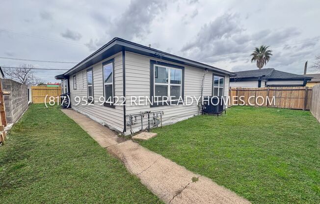 1303 Des Jardines St