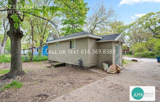 3233 SANFORD ST