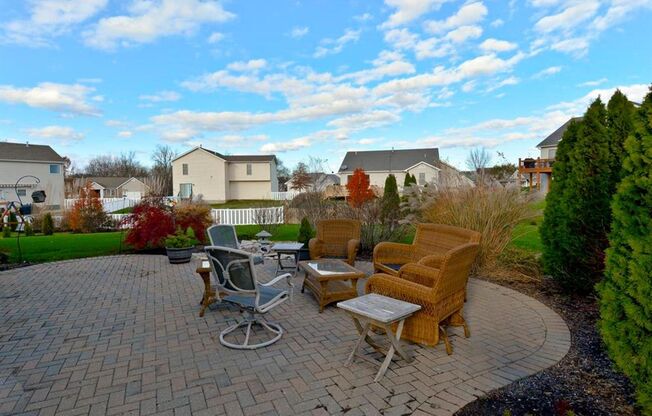 3 beds, 3 baths, 2,383 sqft, $2,295, Unit Kerstyn Drive 287