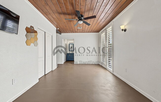 3 beds, 2 baths, 1,553 sqft, $2,300