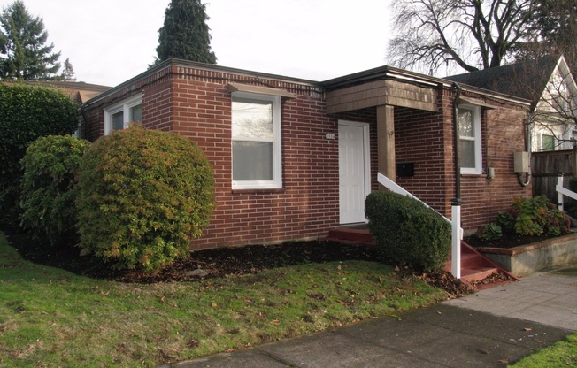 8104 SE 8th Ave
