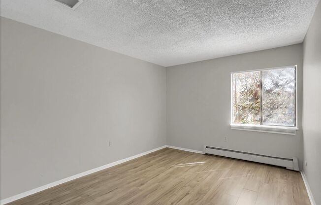 2 beds, 1 bath, 860 sqft, $1,199, Unit 10-06