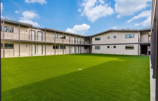 2 beds, 1 bath, 850 sqft, $1,425, Unit 115