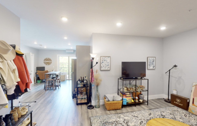 1 bed, 1 bath, 650 sqft, $3,695, Unit 306