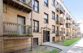 2 beds, 1 bath, 1,000 sqft, $1,554, Unit 4238 - 2W