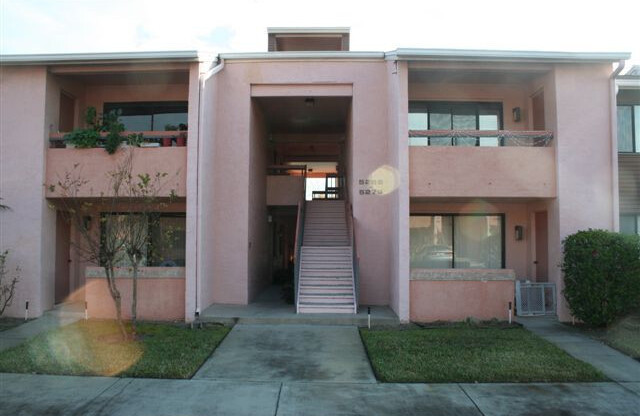 Tamarind - Renovated 2 Bedroom 2 Bath Condominium