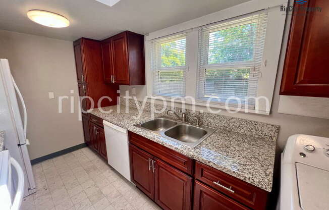 426 ALT DIVISION ST