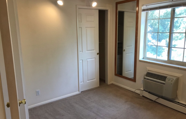 2 beds, 1 bath, 650 sqft, $1,895, Unit 680-217