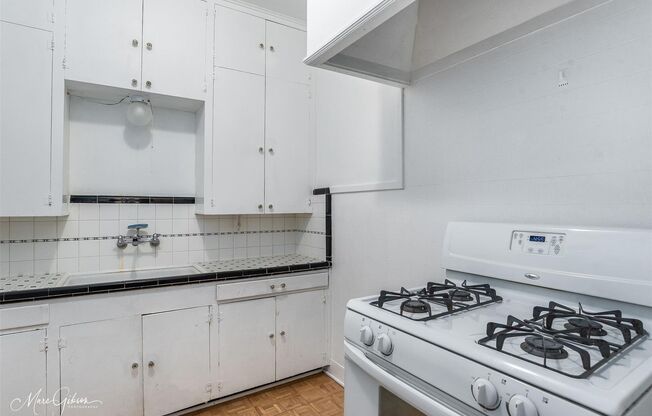 1 bed, 1 bath, $775