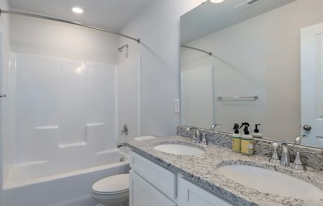 3 beds, 2.5 baths, 1,407 sqft, $2,215, Unit 8242