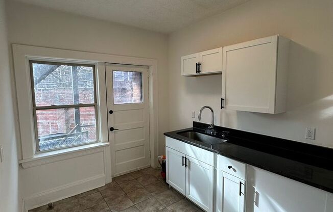 1 bed, 1 bath, 800 sqft, $950, Unit Unit 321