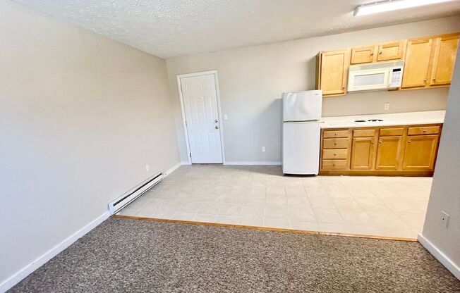 1 bed, 1 bath, 700 sqft, $650, Unit C