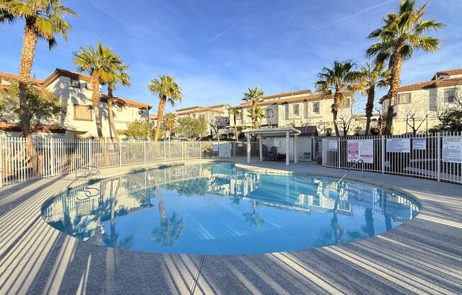 2 Bed +Loft Amazing Townhome